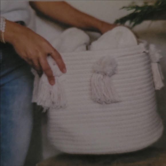 Twig and Tassel basket from the Jilly Box - Picture 4 of 4